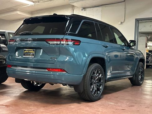 New 2026 Jeep Grand Cherokee Summit w/ Obsidian Package AWD/4WD image 5