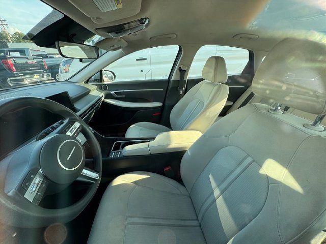 Used 2025 Hyundai Sonata SEL FWD image 4