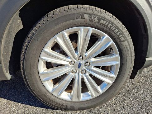 Certified 2022 Ford Explorer Limited w/ Limited Technology Package image 8