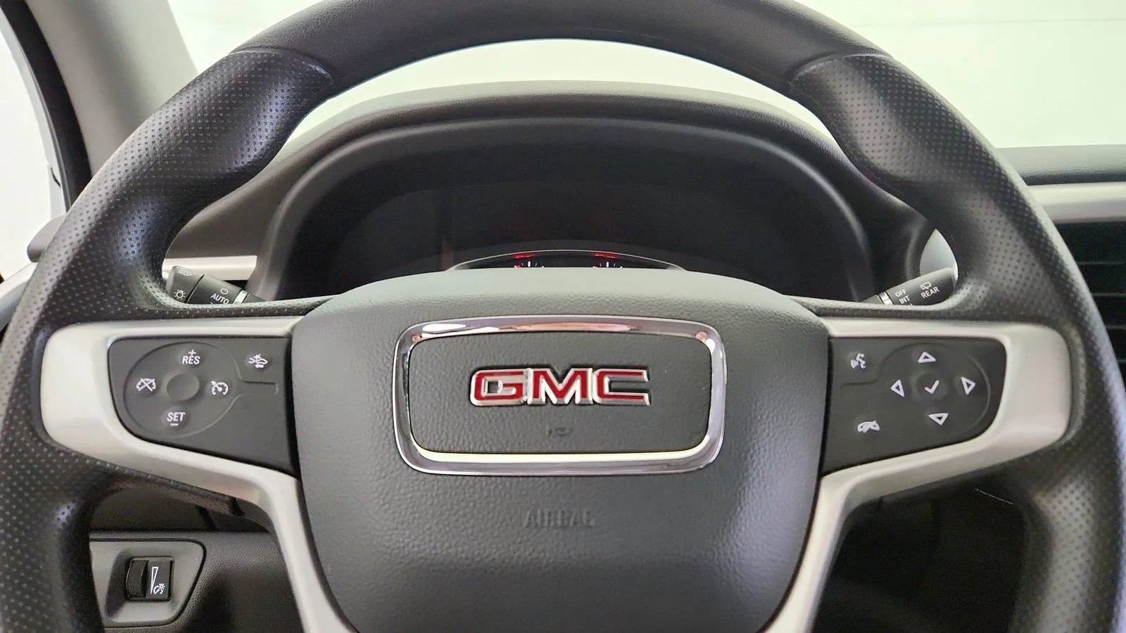 Used 2022 GMC Acadia SLE FWD image 18