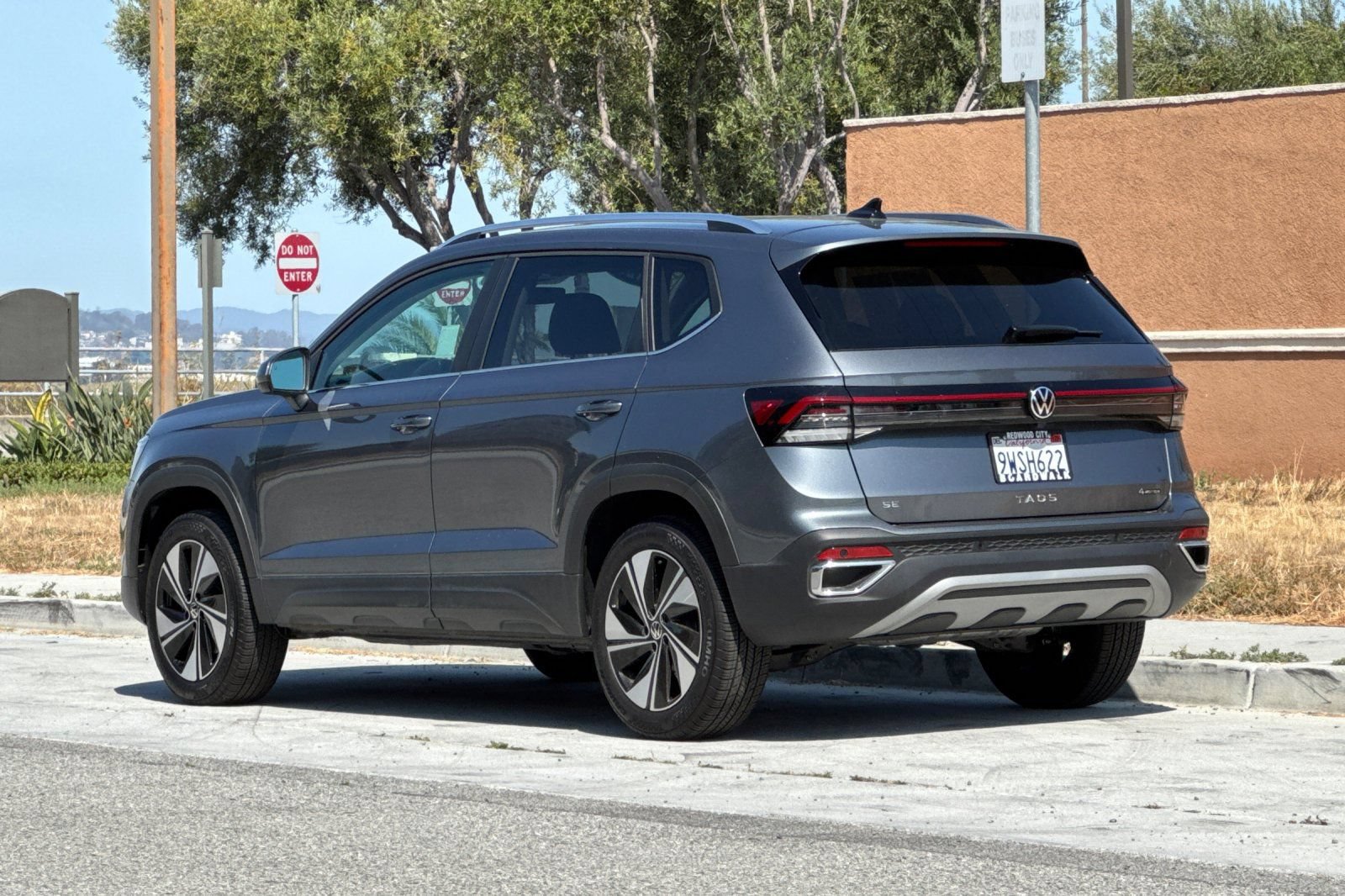 Certified 2026 Volkswagen Taos SE w/ Panoramic Sunroof Package AWD/4WD image 6