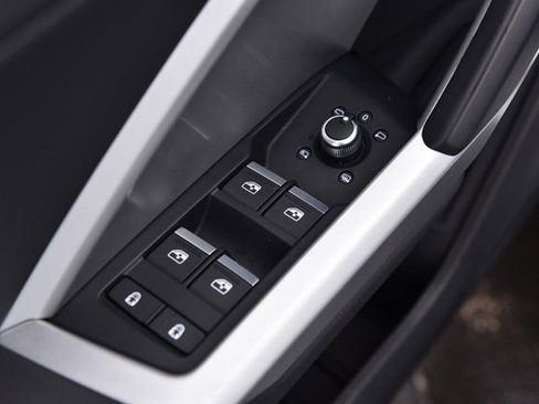 Used 2023 Audi Q3 2.0T Premium w/ Convenience Package image 8