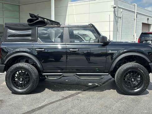 Used 2022 Ford Bronco 4-Door AWD/4WD image 25