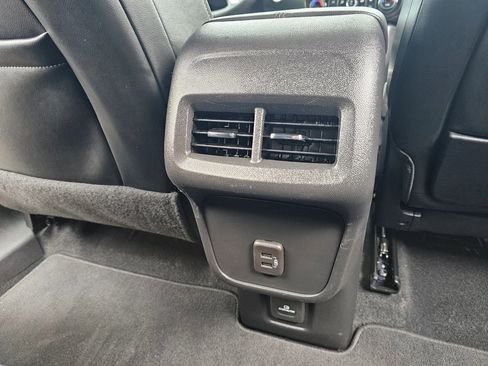 Used 2023 GMC Terrain SLT w/ Elevation Edition image 31