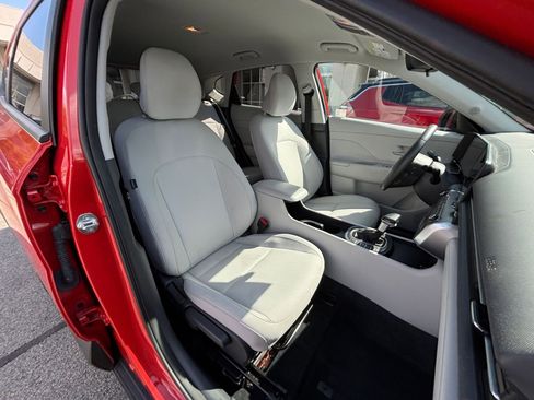 Used 2025 Hyundai Kona SEL image 42