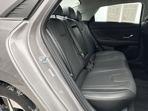 Used 2023 Hyundai Elantra Limited image 21