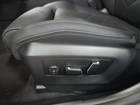 Used 2026 BMW 530i w/ M Sport Package RWD image 28