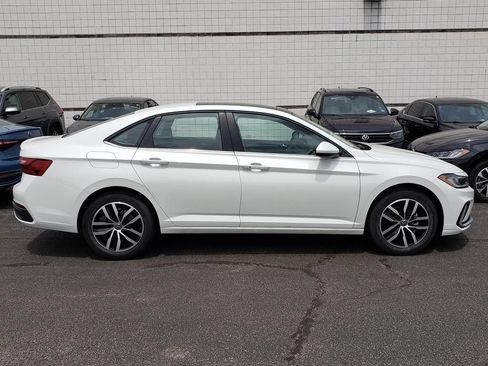 New 2026 Volkswagen Jetta SE FWD image 2