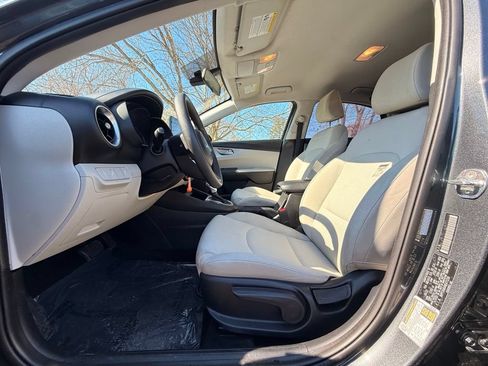 Used 2022 Kia Forte LXS w/ LXS Technology Package FWD image 21