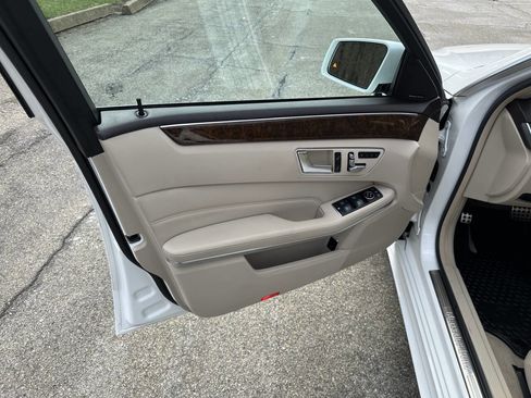Used 2016 Mercedes-Benz E 350 E 350 4MATIC AWD 4dr Wagon image 21