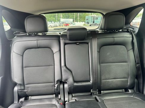 Used 2025 Ford Escape SE FWD image 9
