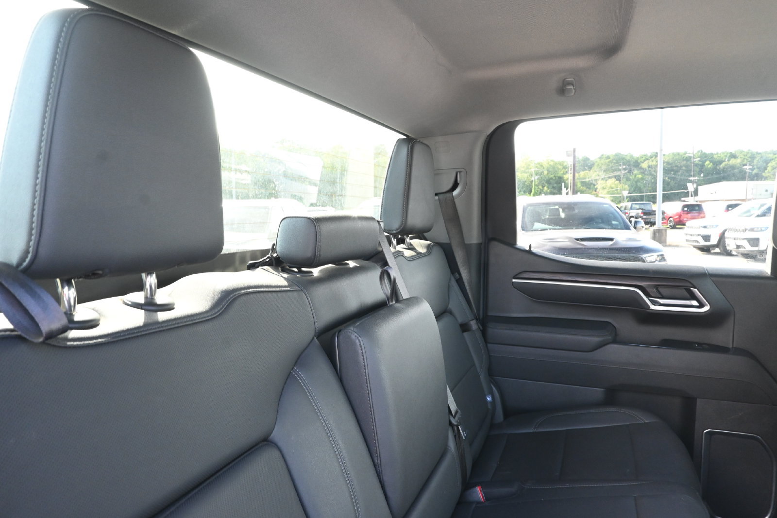 Used 2025 GMC Sierra 1500 SLT AWD/4WD image 24