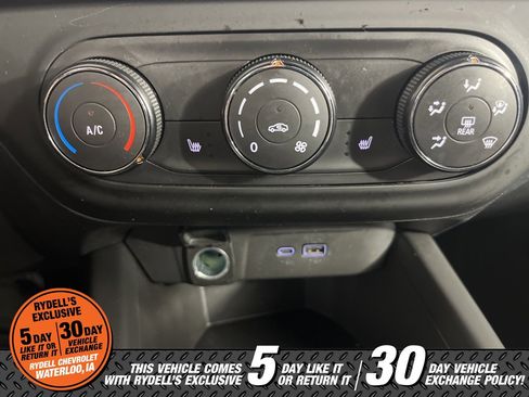 Used 2025 Chevrolet Trax RS w/ Driver Confidence Package image 28