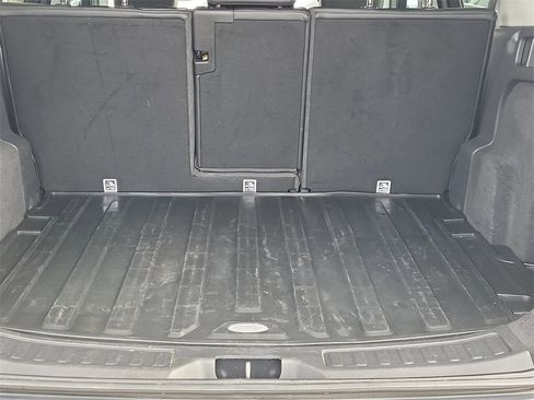 Used 2017 Land Rover Discovery Sport SE image 17