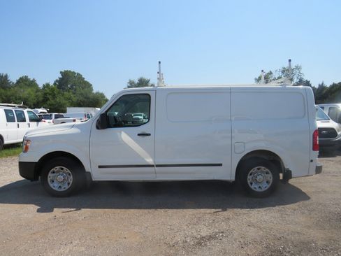 Used 2020 Nissan NV 2500 SV w/ Navigation Package image 16