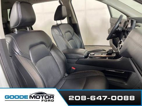 Used 2022 Nissan Pathfinder SL w/ Cargo Package AWD/4WD image 24