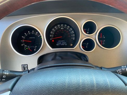 Used 2016 Toyota Sequoia Platinum image 14