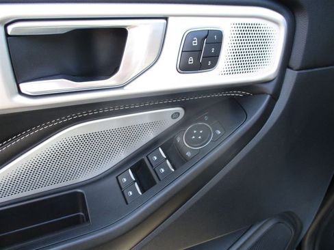 Used 2020 Ford Explorer ST w/ ST Street Pack image 9