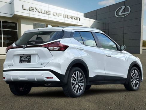 Used 2024 Nissan Kicks SV image 8