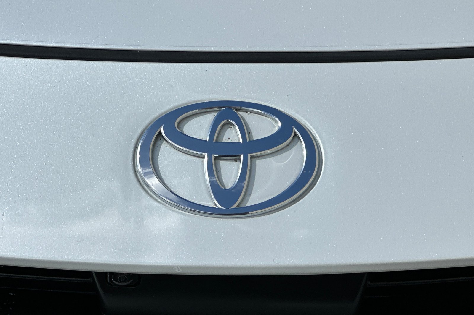 Used 2024 Toyota Prius Limited w/ Limited Premium Package FWD image 39