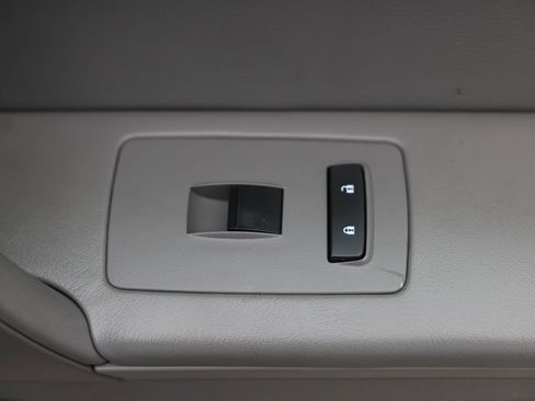 Used 2016 Chevrolet Traverse LS FWD image 11