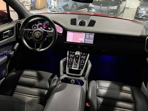 Used 2021 Porsche Cayenne image 48