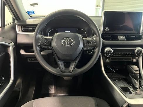 Used 2025 Toyota RAV4 XLE AWD/4WD image 23