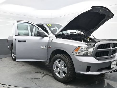 Used 2019 RAM 1500 Express AWD/4WD image 38