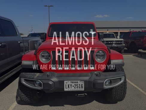 Used 2018 Jeep Wrangler Unlimited Sahara image 1