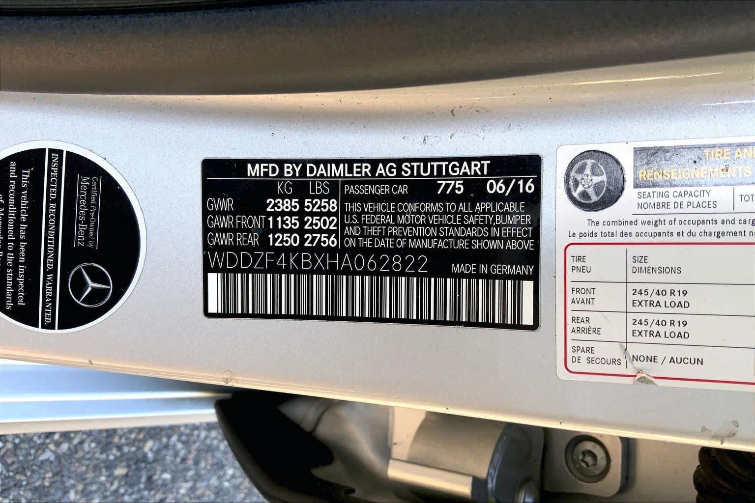 Certified 2017 Mercedes-Benz E 300 4MATIC image 37