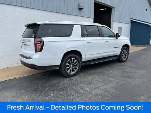 Used 2024 Chevrolet Suburban LT w/ LT Signature Package AWD/4WD image 5