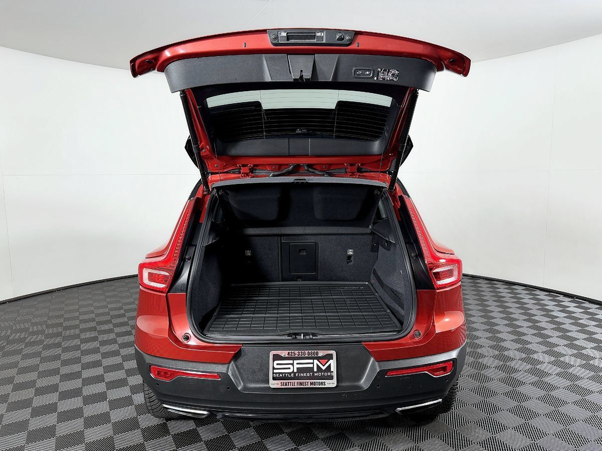 Used 2020 Volvo XC40 T5 R-Design w/ Protection Package Premier AWD/4WD image 13
