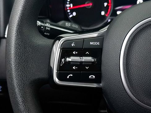 Used 2023 Kia Sorento LX FWD image 33