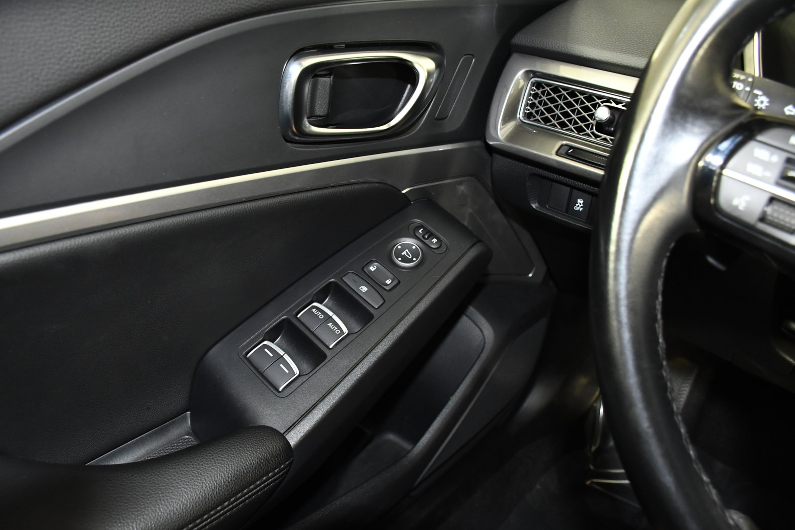Certified 2024 Acura Integra FWD image 30