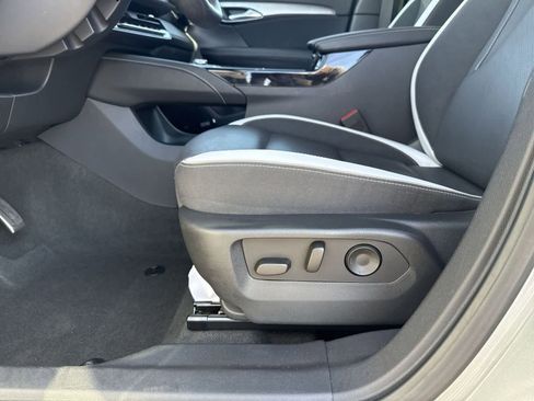 Used 2025 Buick Envision Sport Touring image 18