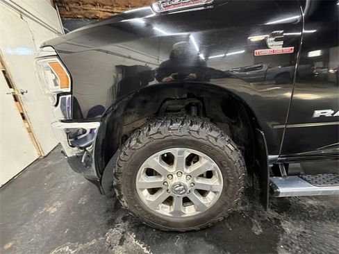 Used 2019 RAM 3500 Big Horn image 33