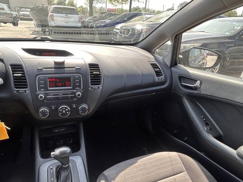 Used 2016 Kia Forte LX FWD image 7