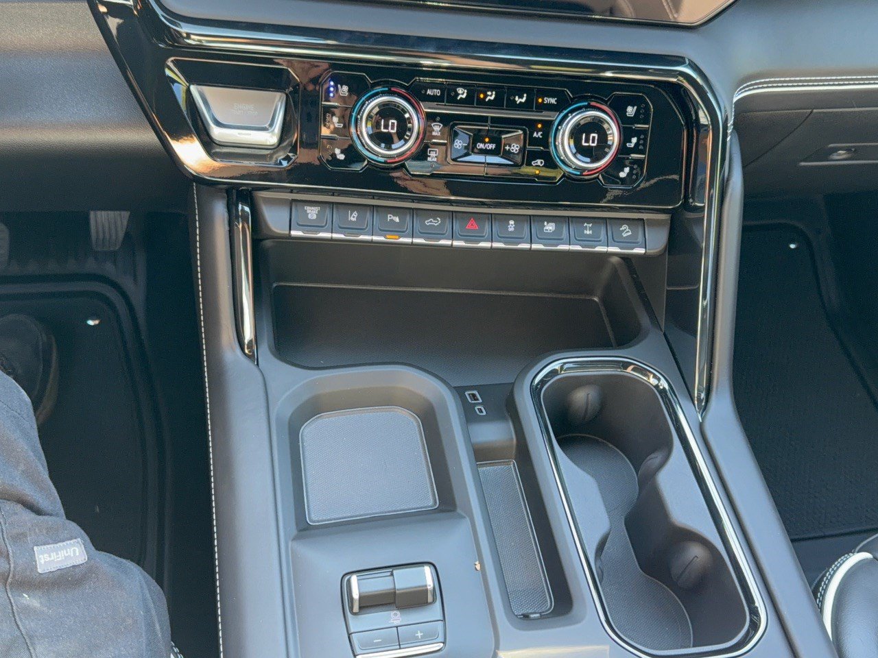Used 2026 GMC Sierra 2500 AT4X AWD/4WD image 22
