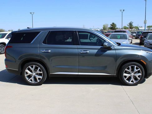Used 2022 Hyundai Palisade SEL w/ Premium Package AWD/4WD image 4