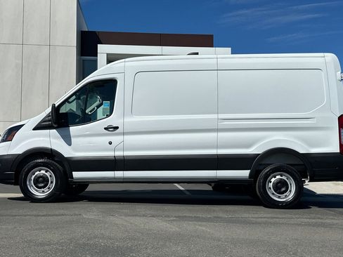 New 2026 Ford Transit 150 148 Medium Roof w/ Load Area Protection Package RWD image 6