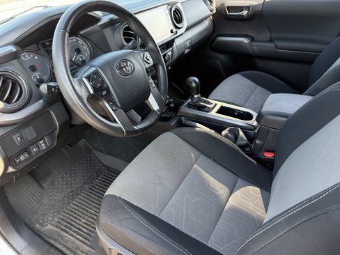 Used 2023 Toyota Tacoma TRD Sport AWD/4WD image 19