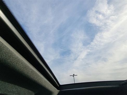 Used 2018 Mercedes-Benz GLE 350 w/ Parking Assist Package image 26