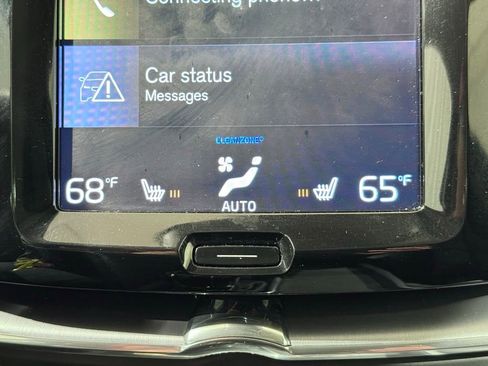 Used 2020 Volvo XC60 T6 Momentum AWD/4WD image 27
