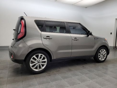 Used 2019 Kia Soul + image 10