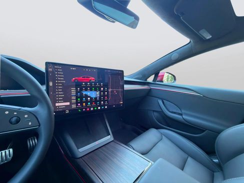 Used 2026 Tesla Model S AWD/4WD image 10