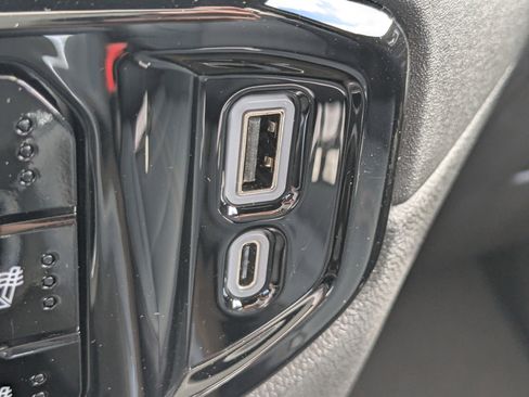 New 2024 Chevrolet Silverado 3500 High Country w/ High Country Premium Package image 15