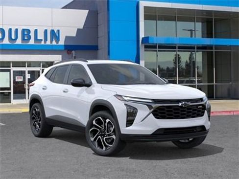 Used 2025 Chevrolet Trax LS w/ LS Convenience Package image 8