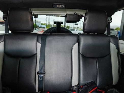 Used 2018 Jeep Wrangler Unlimited Sport S AWD/4WD image 29