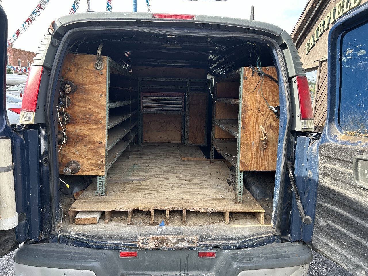 Used 2000 Chevrolet Express 3500 RWD image 16