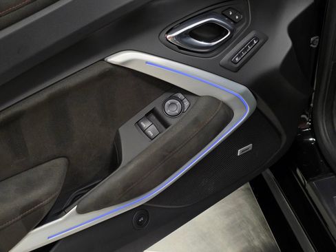 Used 2021 Chevrolet Camaro ZL1 RWD image 18